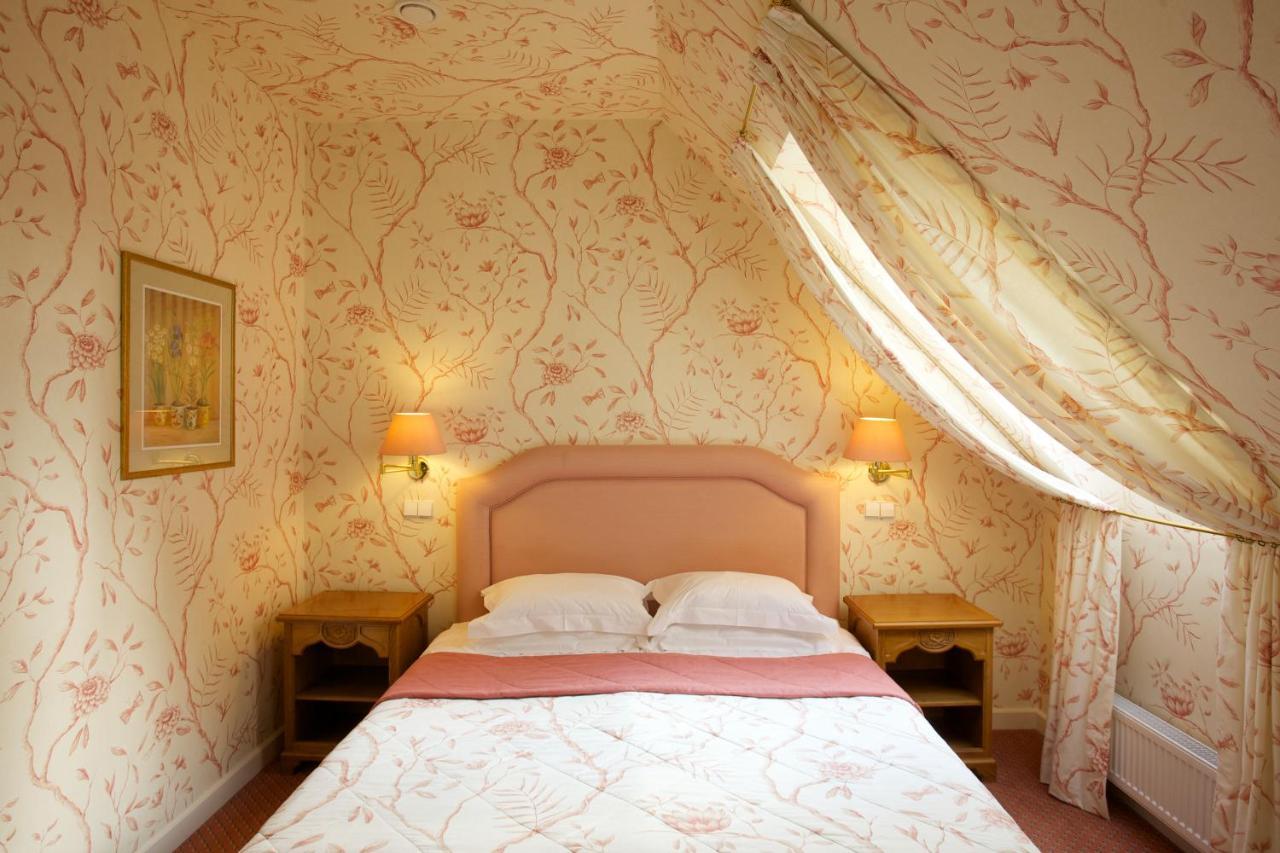 Narutis Hotel - Small Luxury Hotels Of The World Вилнюс Екстериор снимка A bedroom at the hotel