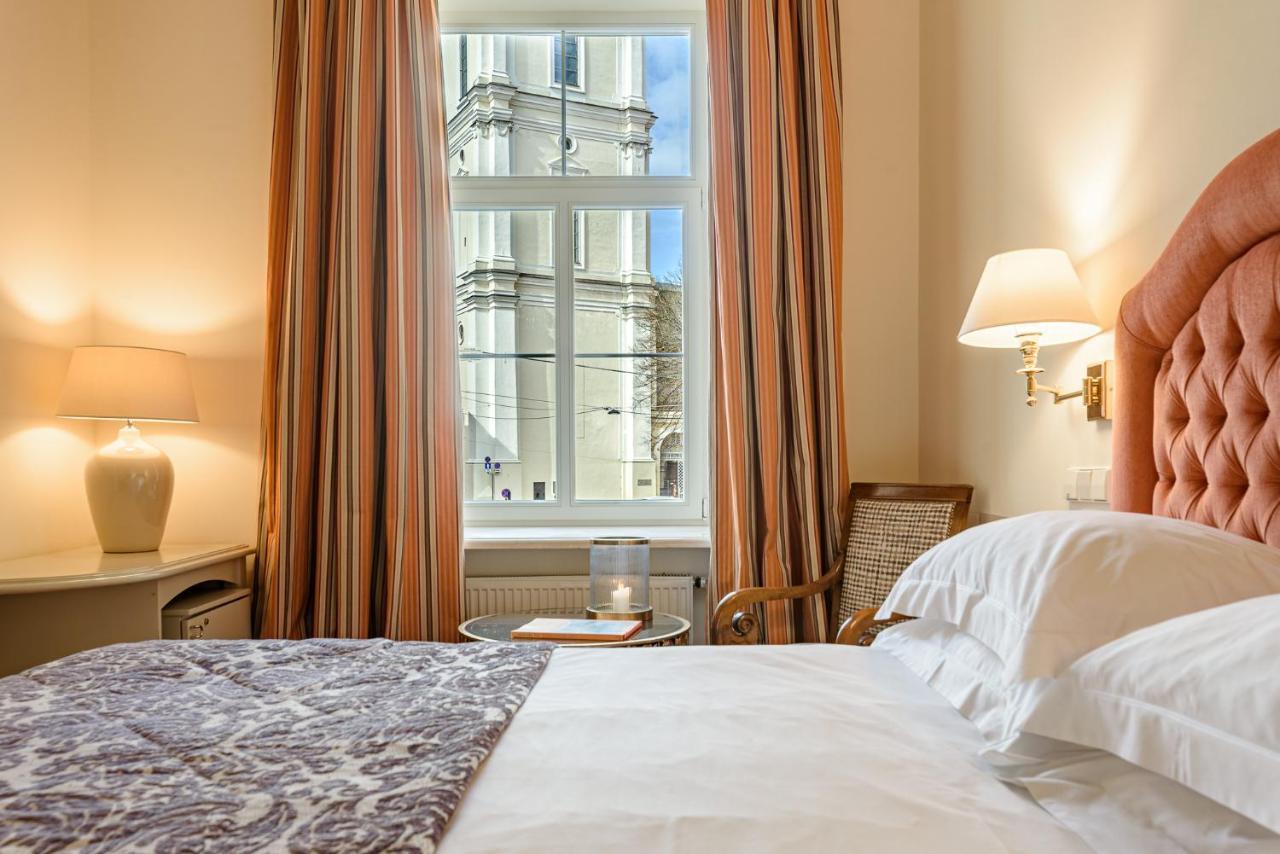 Narutis Hotel - Small Luxury Hotels Of The World Вилнюс Екстериор снимка A room at the hotel
