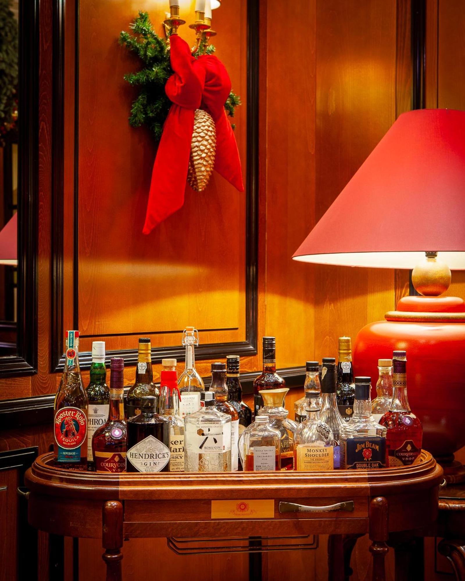 Narutis Hotel - Small Luxury Hotels Of The World Вилнюс Екстериор снимка A selection of liqueurs