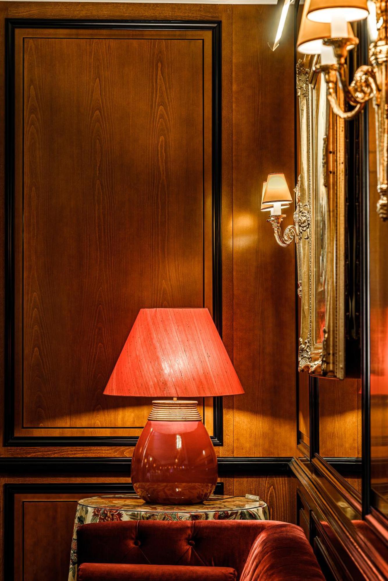 Narutis Hotel - Small Luxury Hotels Of The World Вилнюс Екстериор снимка A lampshade