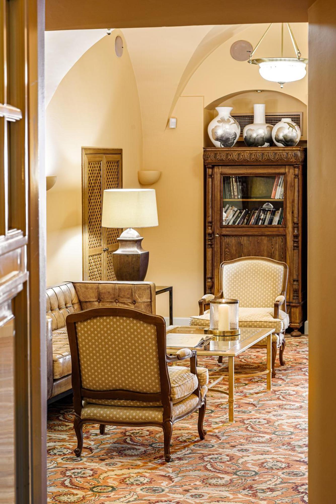 Narutis Hotel - Small Luxury Hotels Of The World Вилнюс Екстериор снимка Library