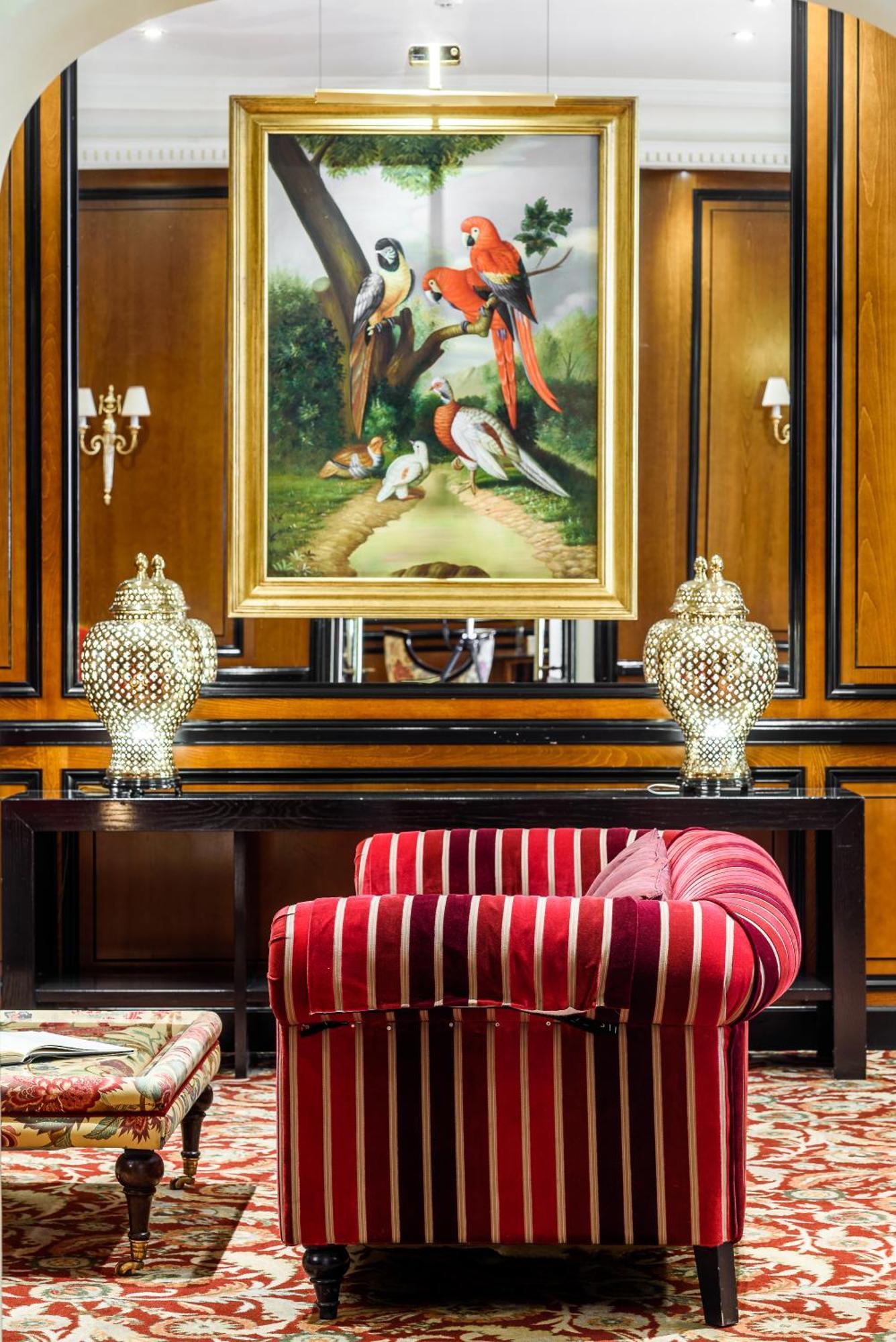 Narutis Hotel - Small Luxury Hotels Of The World Вилнюс Екстериор снимка The lobby of the hotel