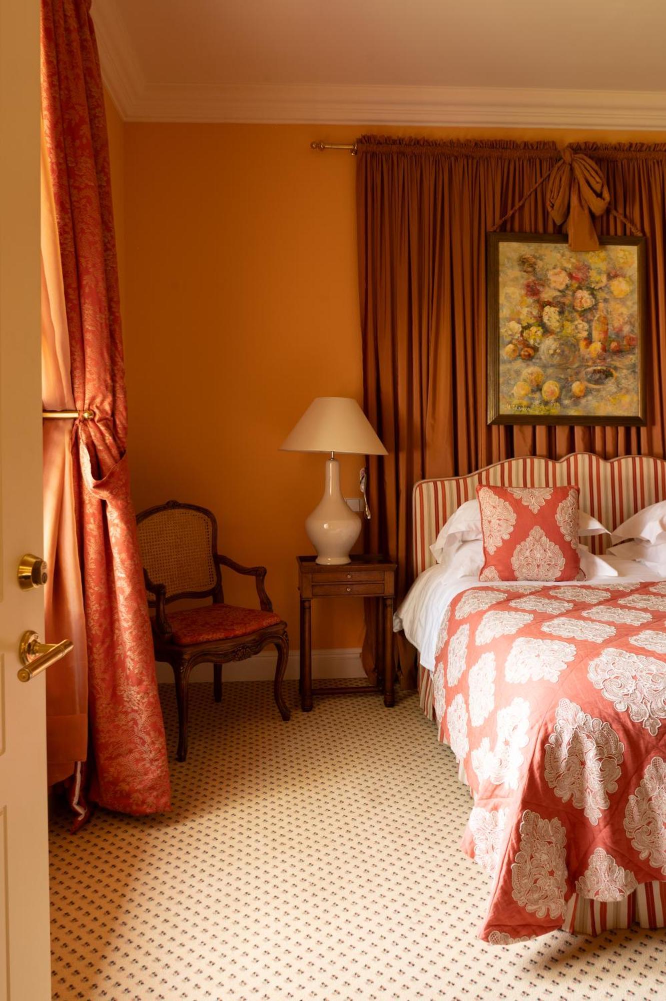 Narutis Hotel - Small Luxury Hotels Of The World Вилнюс Екстериор снимка A bedroom at the hotel