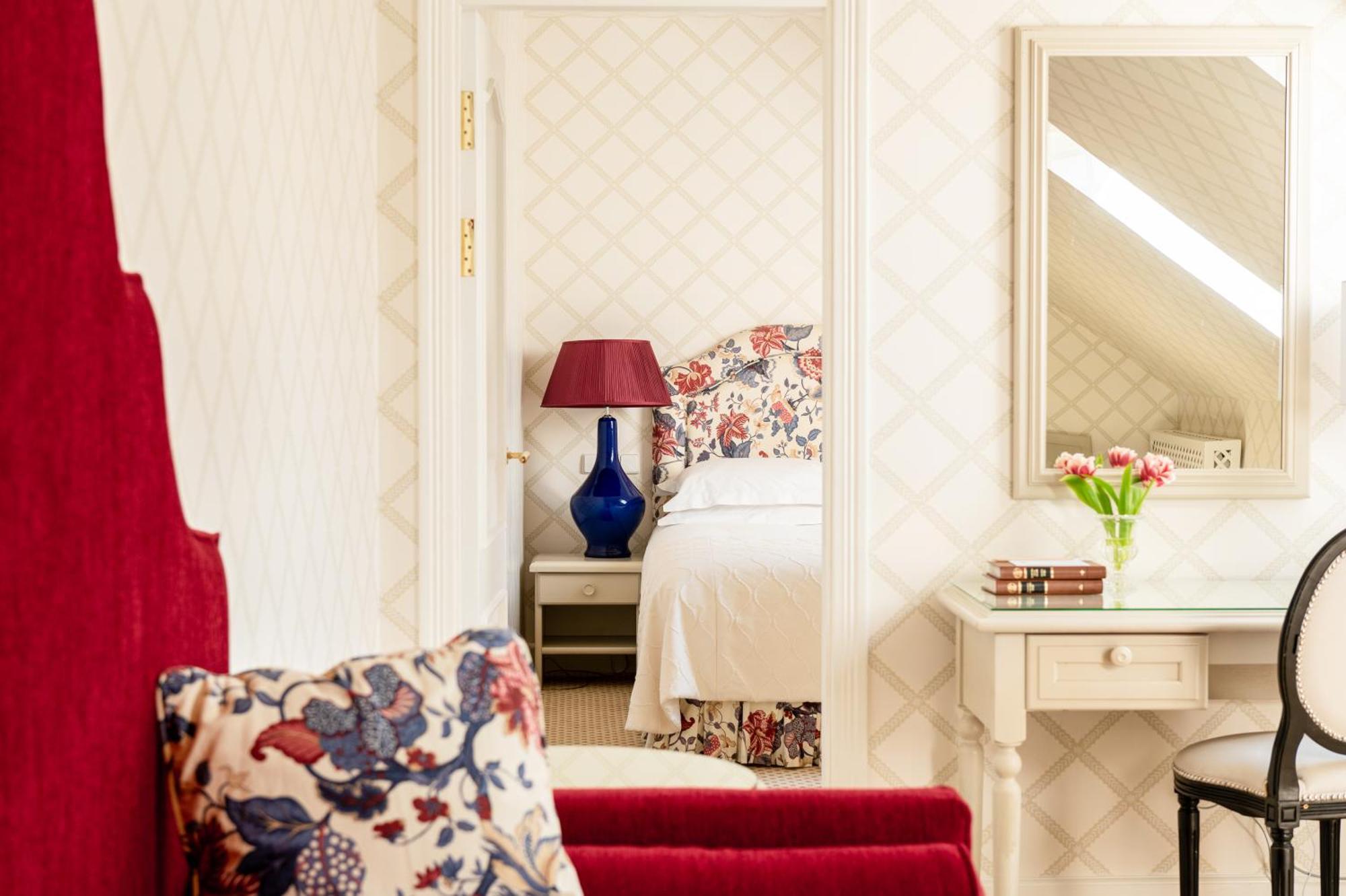Narutis Hotel - Small Luxury Hotels Of The World Вилнюс Екстериор снимка A room at the hotel