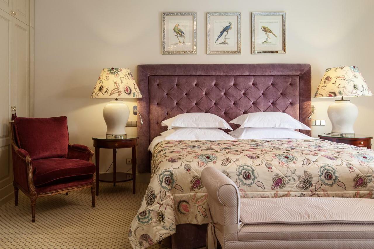 Narutis Hotel - Small Luxury Hotels Of The World Вилнюс Стая снимка
