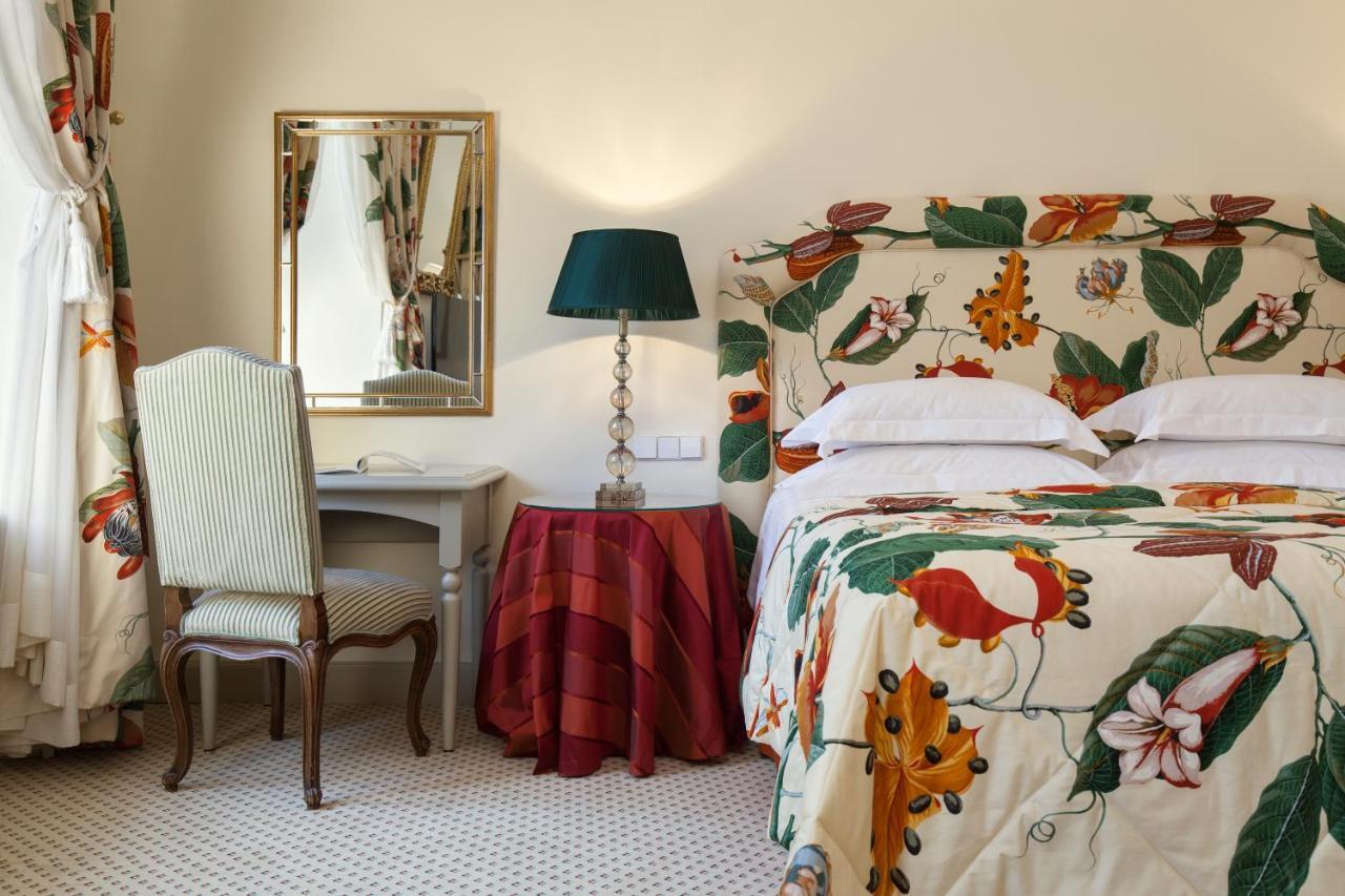 Narutis Hotel - Small Luxury Hotels Of The World Вилнюс Екстериор снимка A room at the hotel